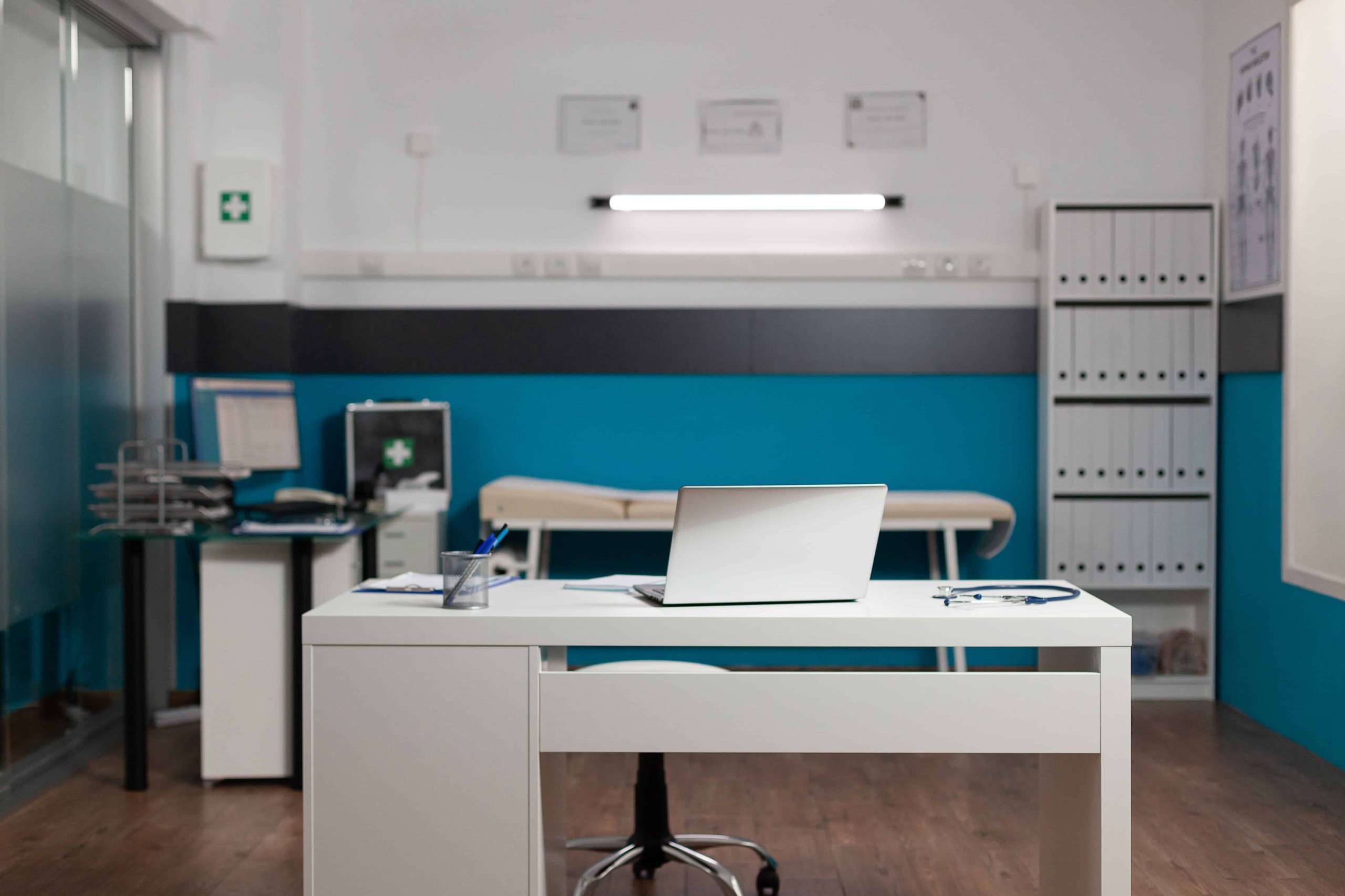 sala-de-trabajo-de-medirio-y-tecnologia (1)